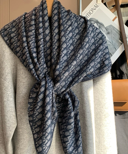 【蓝调D曲】经典老花字母70羊毛30桑蚕丝105大方巾女丝巾围巾披肩