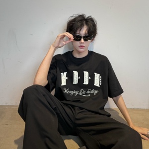 刺绣小香风珍珠字母短袖男款夏季美式半袖上衣hiphop潮牌痞帅T恤图片