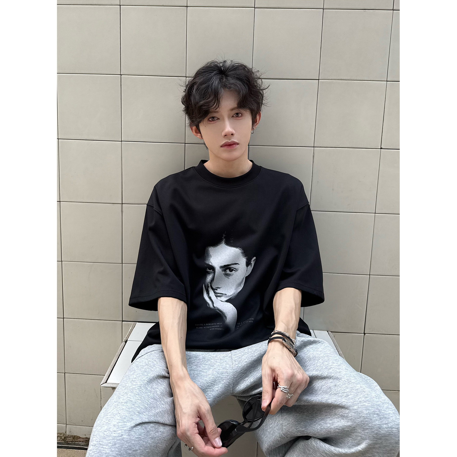 C316T8326P33夏装新款个性人物印花短袖T恤黑色tee,男装T恤,电商C316