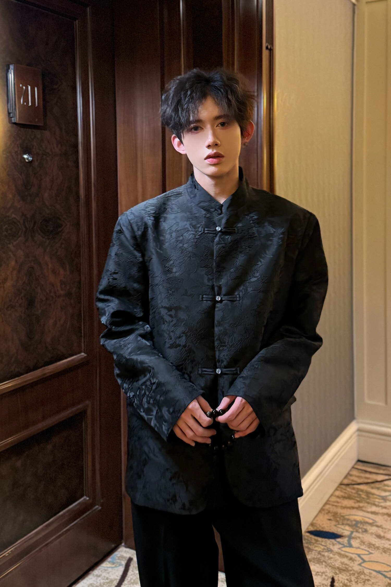 C316 XZ854 P158198春夏新款新中式时尚刺绣西服外套黑白图片