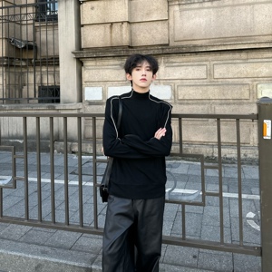 C316 T804 P58冬装新款半高领长袖T恤夜光条设计打底衫时尚黑色男图片
