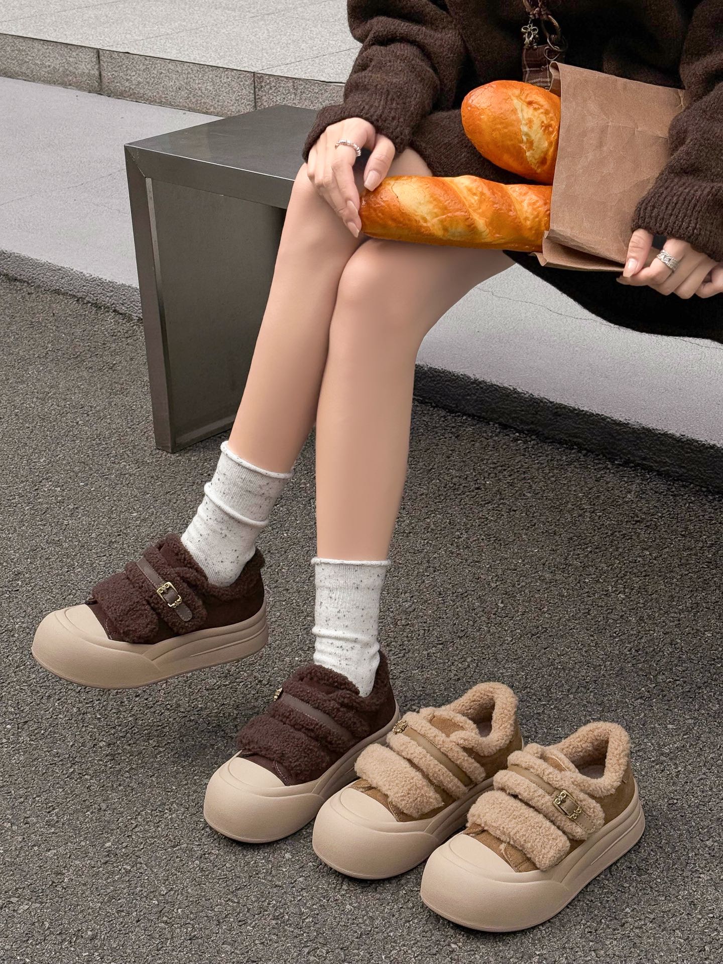 时尚厚底真皮加绒毛毛鞋女2025冬款韩版加绒保暖休闲鞋运动鞋板鞋