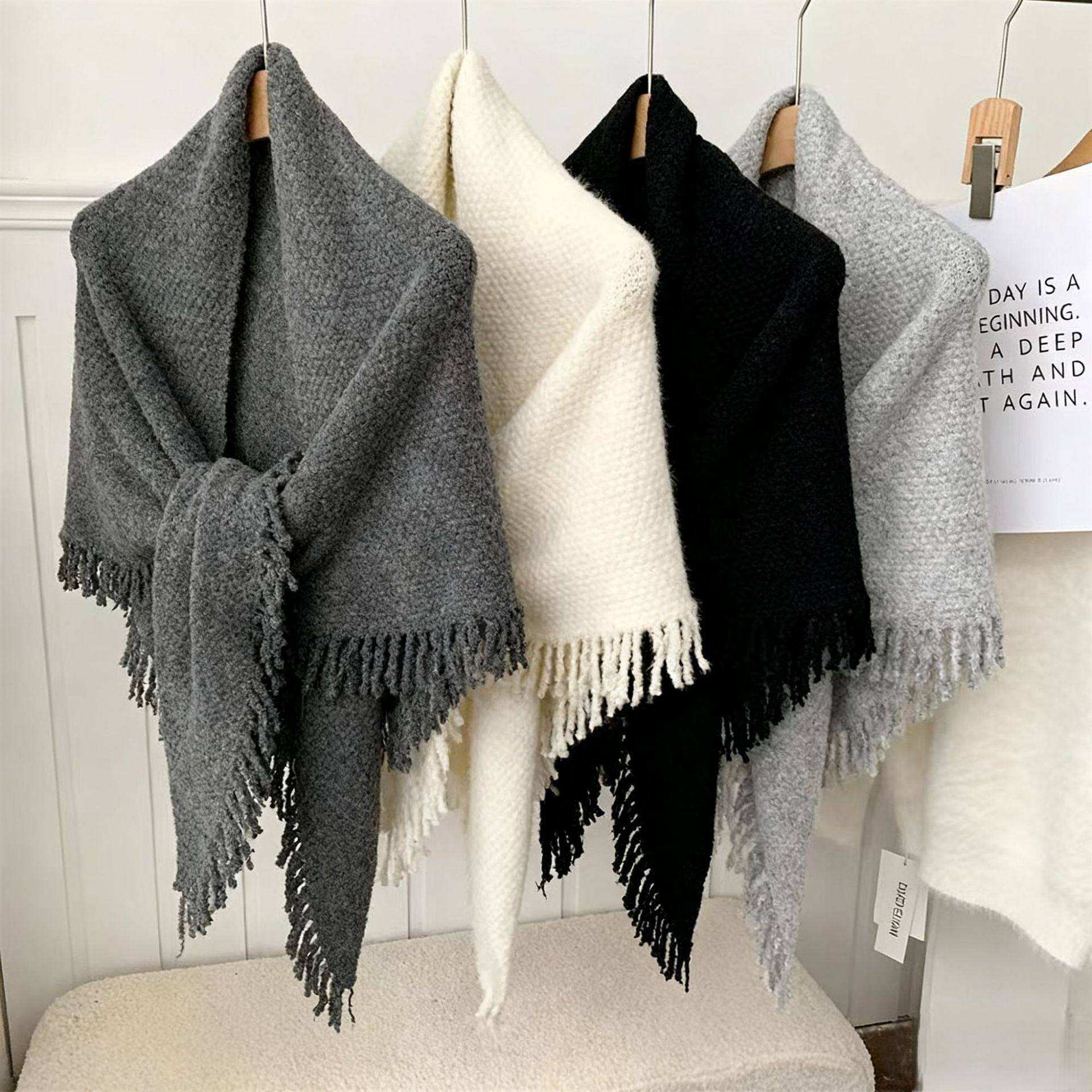 厂家直销2025年秋冬新款气质优雅外搭感羊毛加厚保暖流苏披肩,服饰配件/皮带/帽子/围巾,围巾/丝巾/披肩,淘宝优惠券,粉丝福利购,淘宝优惠卷