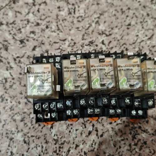 议价一百多个中间继电器 DRM270024L FS2询价