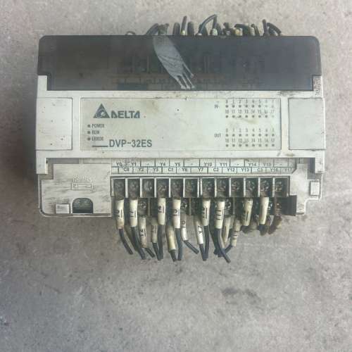 议价PLC，型号DVP32ES00R2，成色如图。外观有询价
