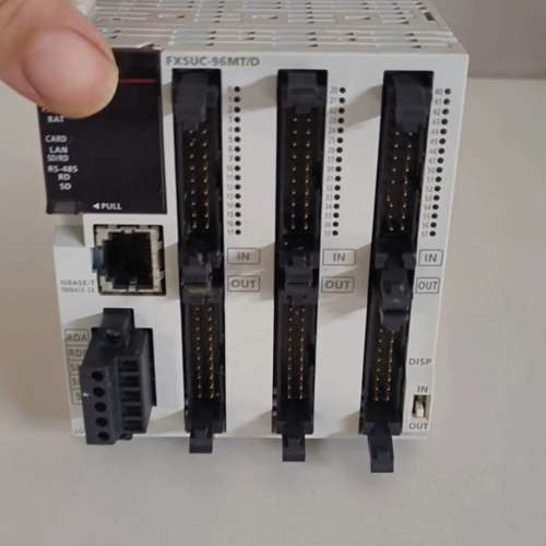 议价 FX5UC-96MT/D，成色如图 有使用痕迹 功能包询价