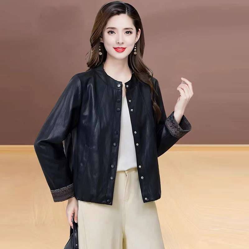 2026春秋新款短款PU皮衣女时尚宽松百搭显瘦洋气中老年妈妈外套