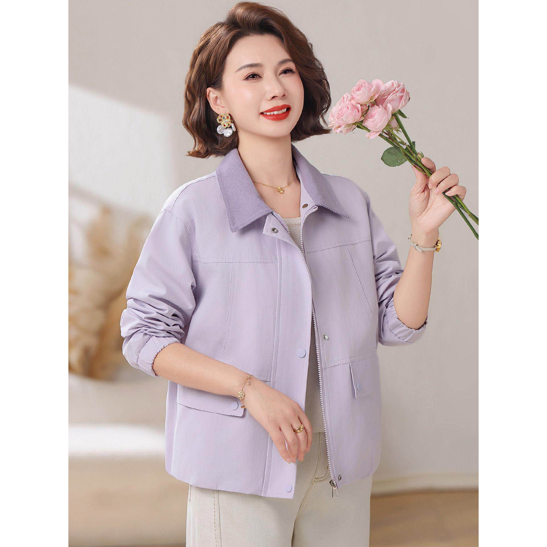 年轻妈妈春装外套休闲减龄夹克上衣2026新款中老年春秋短款风衣女