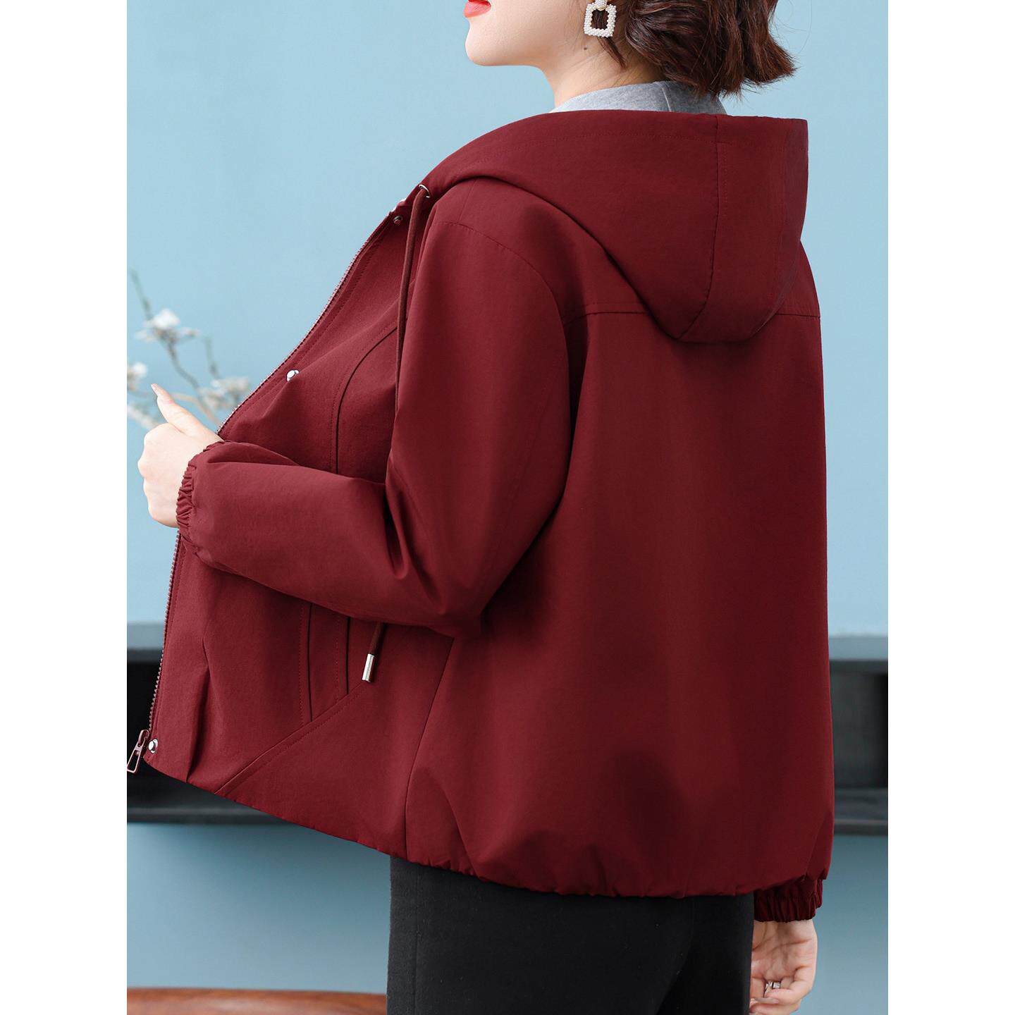 50多岁妈妈外套春秋洋气连帽风衣2026新款中老年女装春装休闲上衣