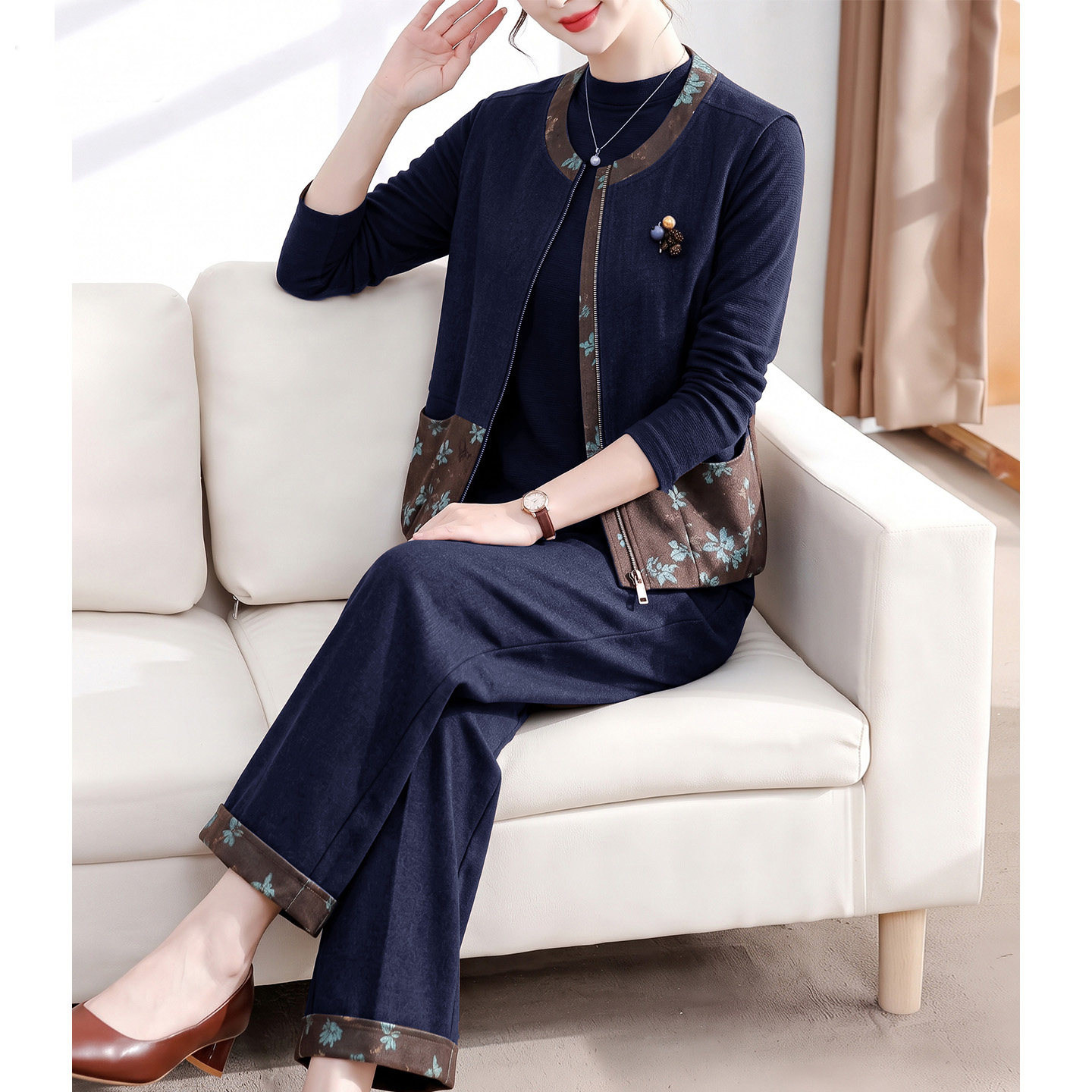 今年流行妈妈套装秋款新中式国风显年轻衣服中老年女装春秋款上衣