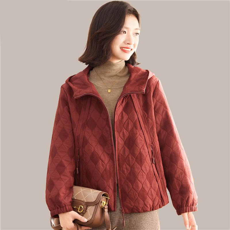 2026妈妈秋装时尚短款连帽风衣外套洋气中老年女装秋季棉服上衣服