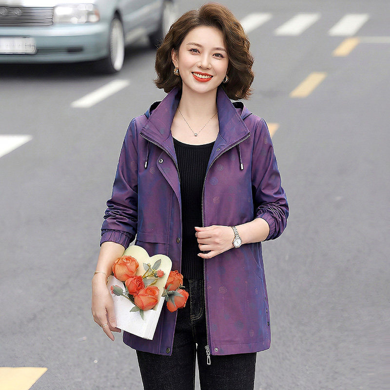 时尚中老年连帽夹克外套2025女春新款洋气大码上衣妈妈开衫风衣潮