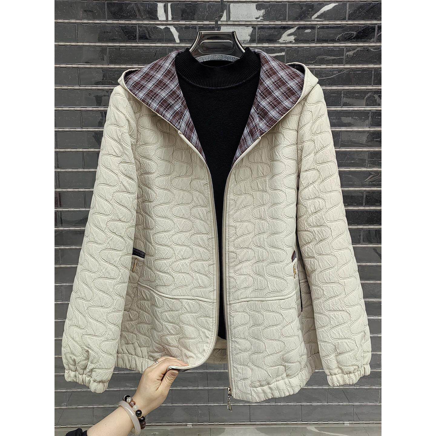 妈妈外套春秋流行时尚夹克50岁中老年女春季2026新款洋气大码上衣