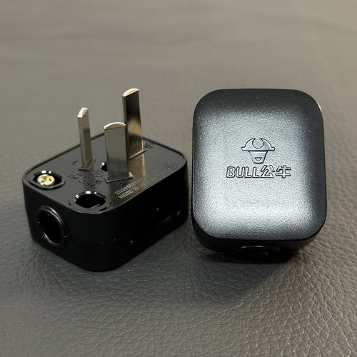 公牛10A三脚3插头电线可拆接线家用三角电源三项孔GNT-10S黑色