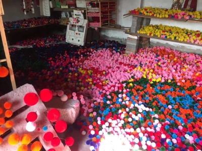 真蚕丝加密绒球丝球京剧戏剧戏曲头盔帽子用品配件4.3厘米蚕丝绒