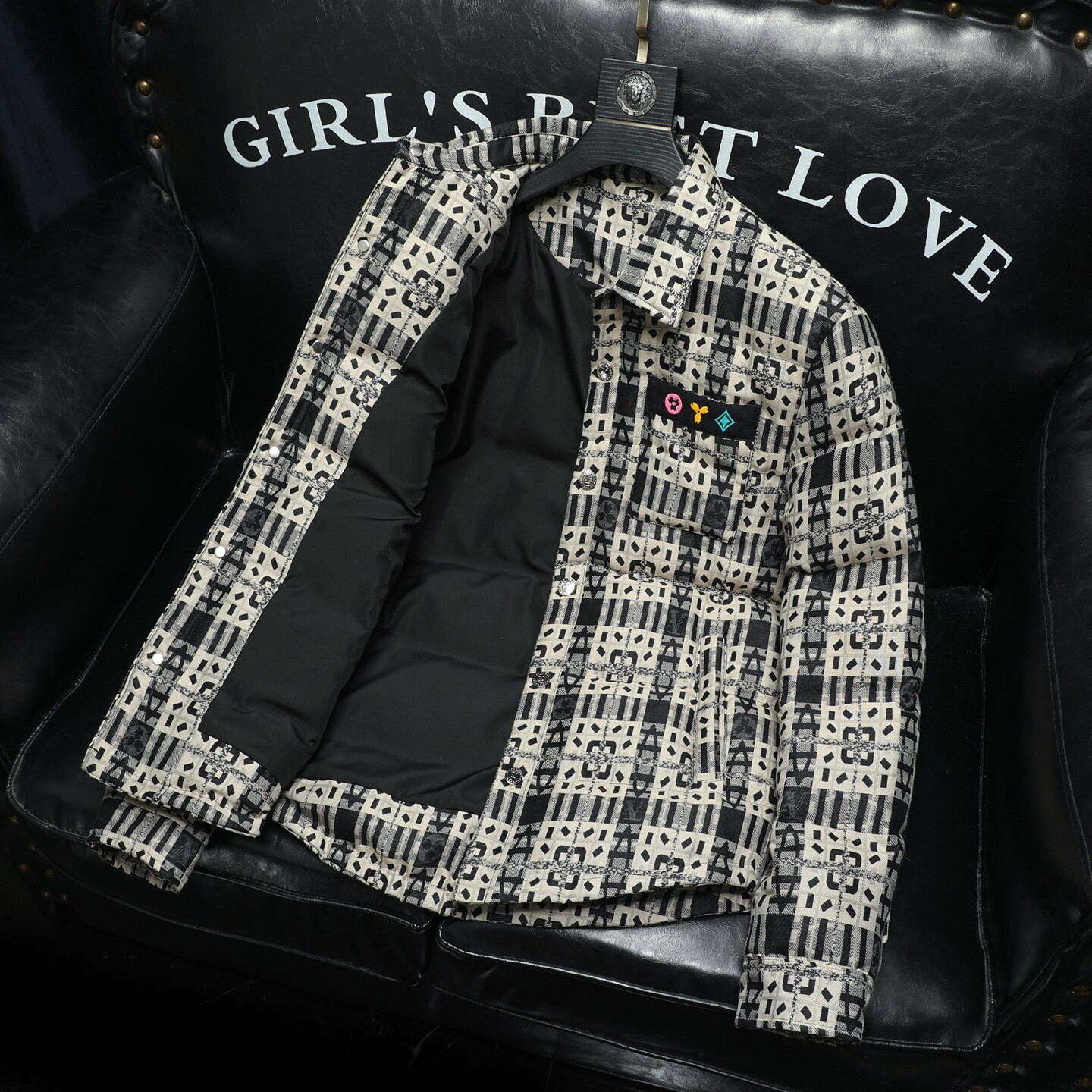 2025秋冬装90%绒翻领羽绒服男钱塘6006-5112-P320镂空沙发图,男装羽绒服,钱塘6006(原3029)