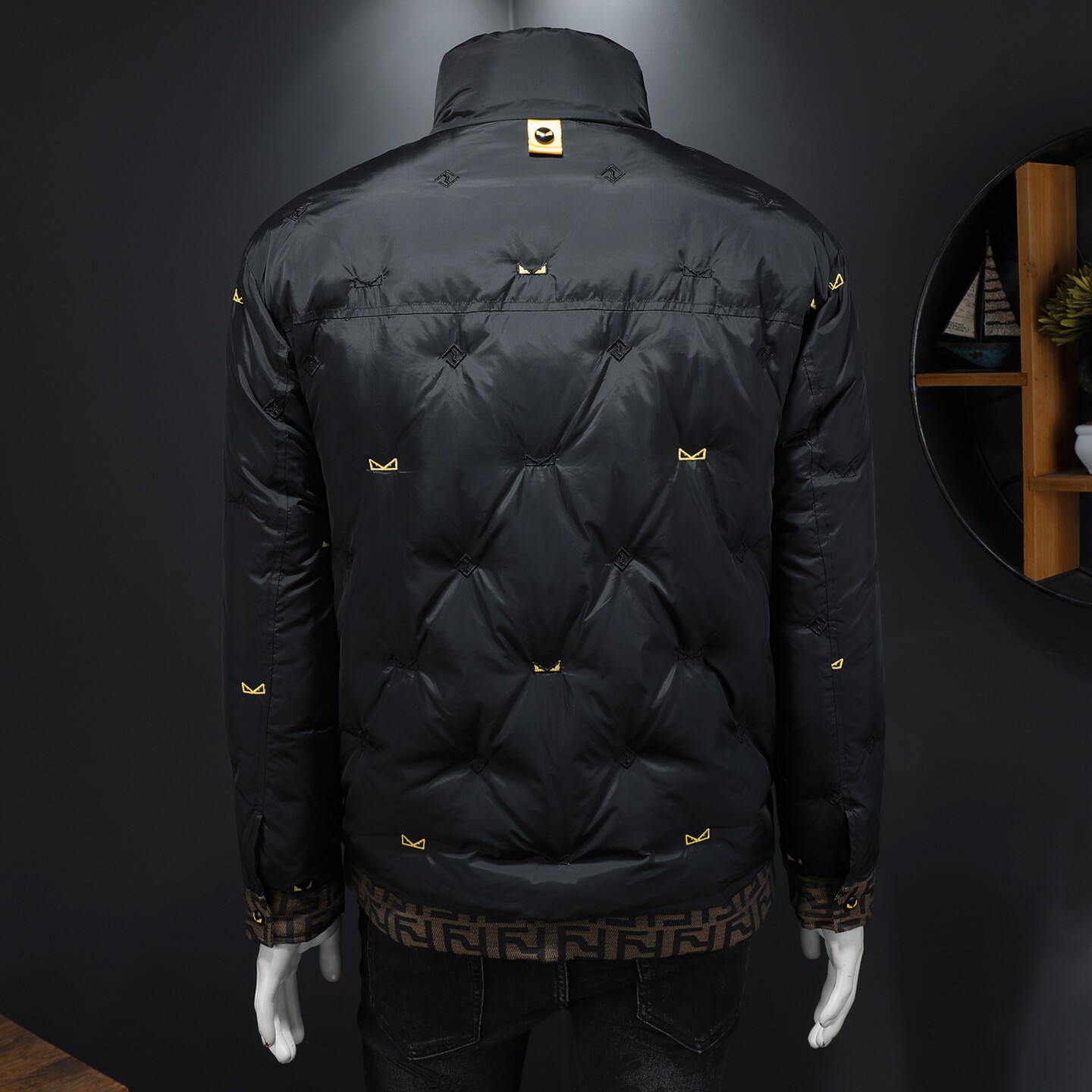2025秋冬装刺绣90%绒立领羽绒服男钱塘6006-5108-P320假模图,男装羽绒服,钱塘6006(原3029)