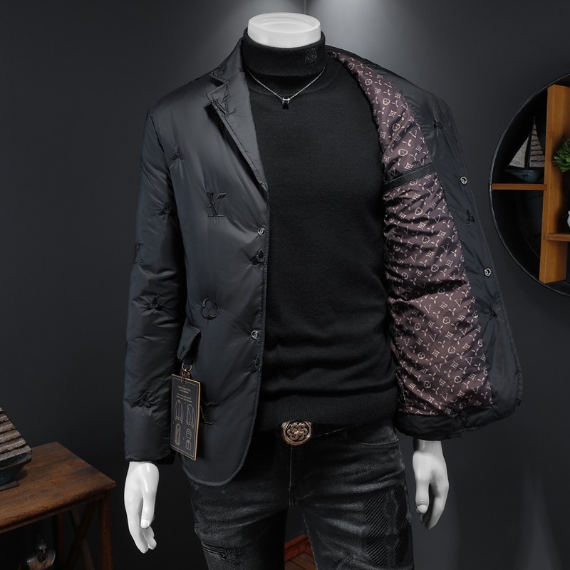 2025秋冬装新款刺绣西装羽绒服男钱塘6006-9966-P280假模图,男装西服套装,钱塘6006(原3029)