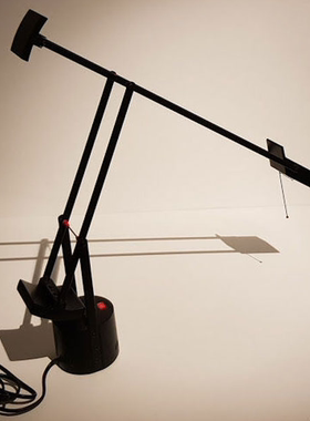 意大利设计师Tizio卧室书房长臂摇臂可调节伸缩折叠台灯