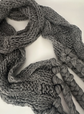 灰色麻花针织小众手工编织流苏秋冬围巾设计感保暖氛围感