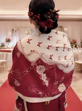 高级感订婚结婚礼服披肩枣红色山茶花婚宴外搭旗袍本命年新年围巾