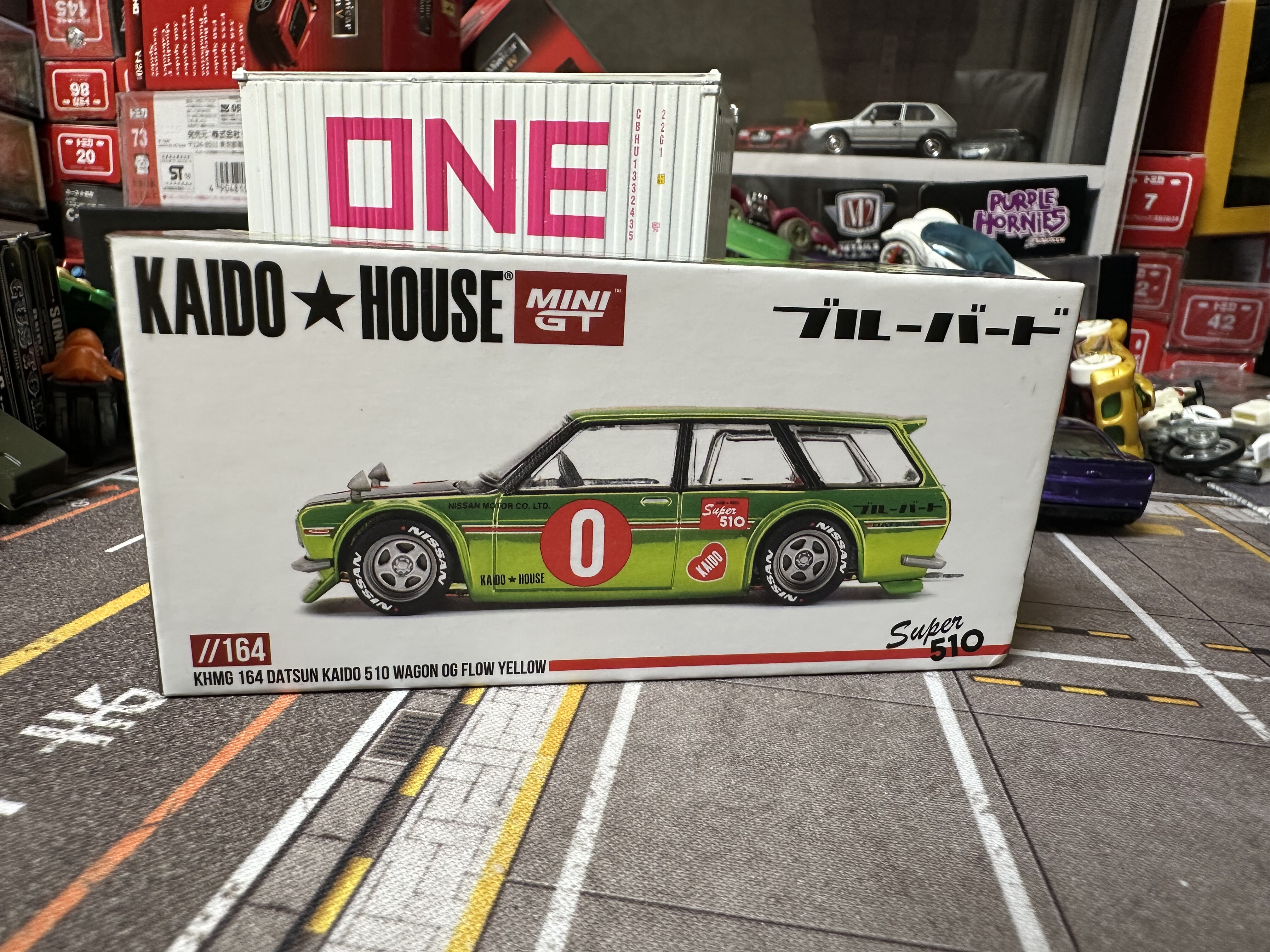 KAIDO HOUSE x MINIGT 1:64 达特桑510瓦罐,电镀黄绿色涂装