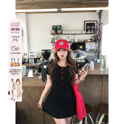 安妮不火恋语织物俏皮感桃心印花连衣裙女微胖大码收腰可爱小裙子