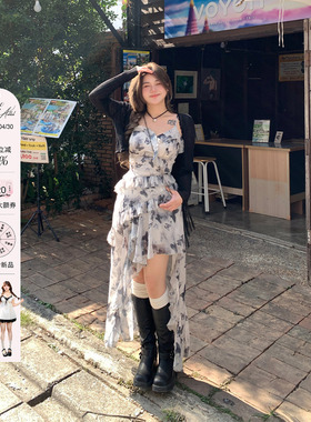 安妮不火 碎花蝴蝶吊带长裙子女收腰2024早春新款微胖显瘦连衣裙