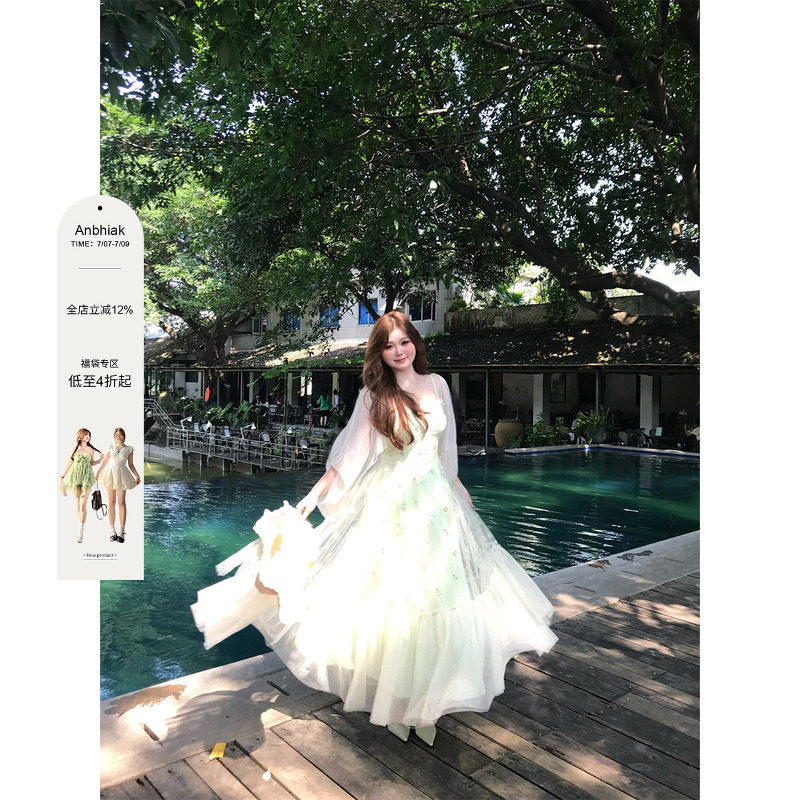 安妮不火千夏蝉时雨刺绣蕾丝网纱拼接吊带裙女新款微胖大码连衣裙