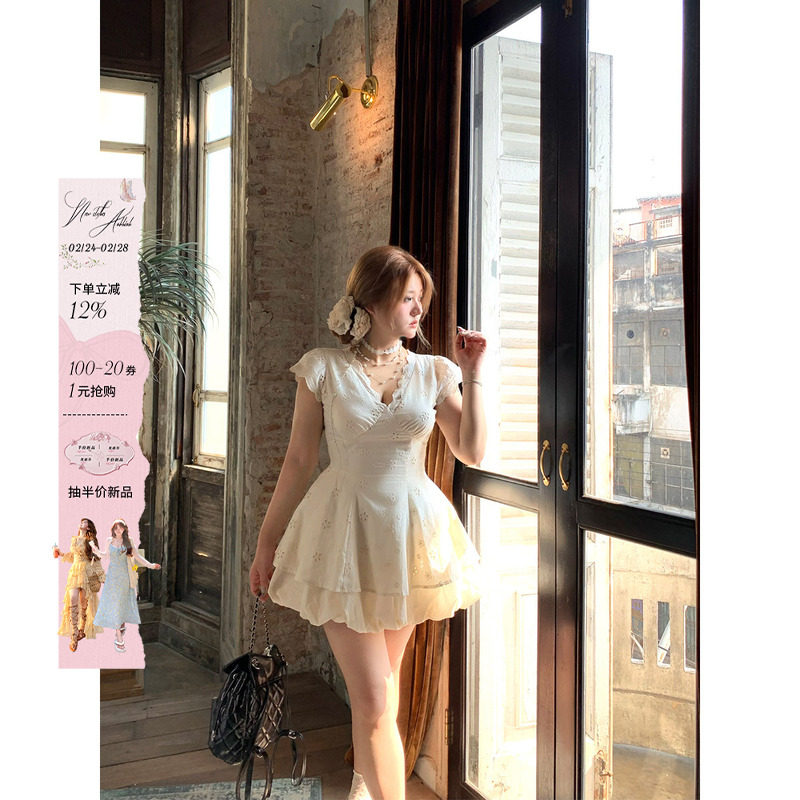 安妮不火 塞纳白露庭镂空花小飞袖连衣裙微胖大码设计感收腰裙子