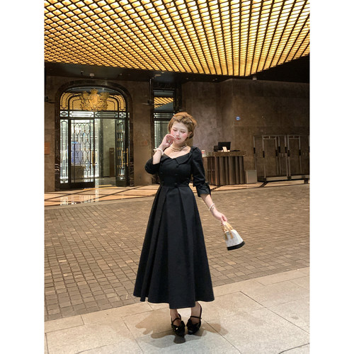 安妮不火 赫本风蝴蝶结翻领大A摆风衣裙女微胖大码收腰显瘦连衣裙