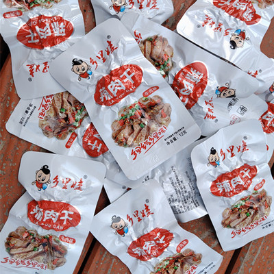 乡里娃辣肉干牛肉味鸭肉制品休闲即食聚会小吃湖南特产满包邮