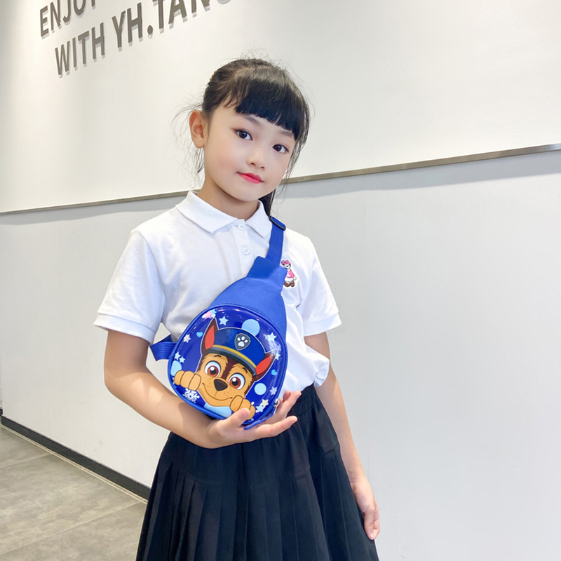 儿童包包斜挎包新款3D硬壳卡通图案宝宝时尚胸包外出配饰小孩