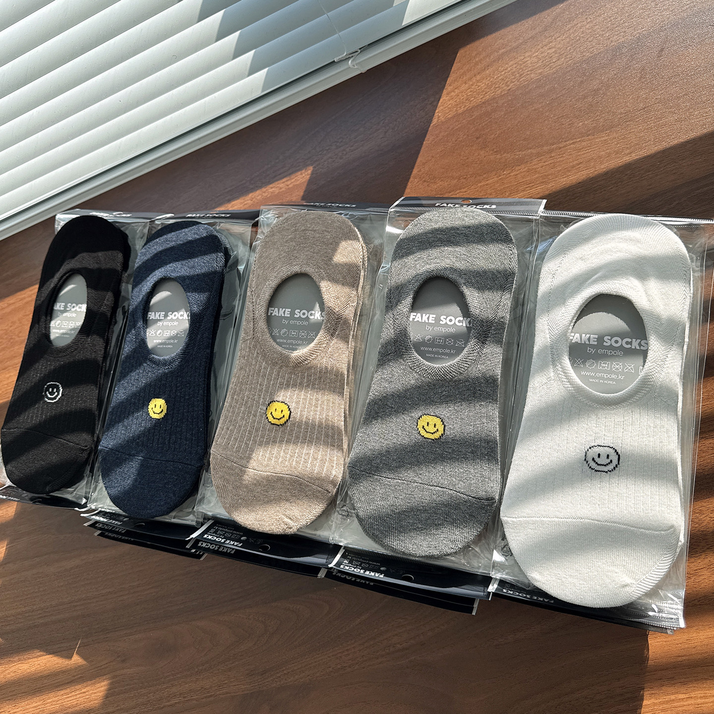 韩国进口男士袜子2026新款春夏季笑脸简约薄棉吸汗不掉跟隐形船袜