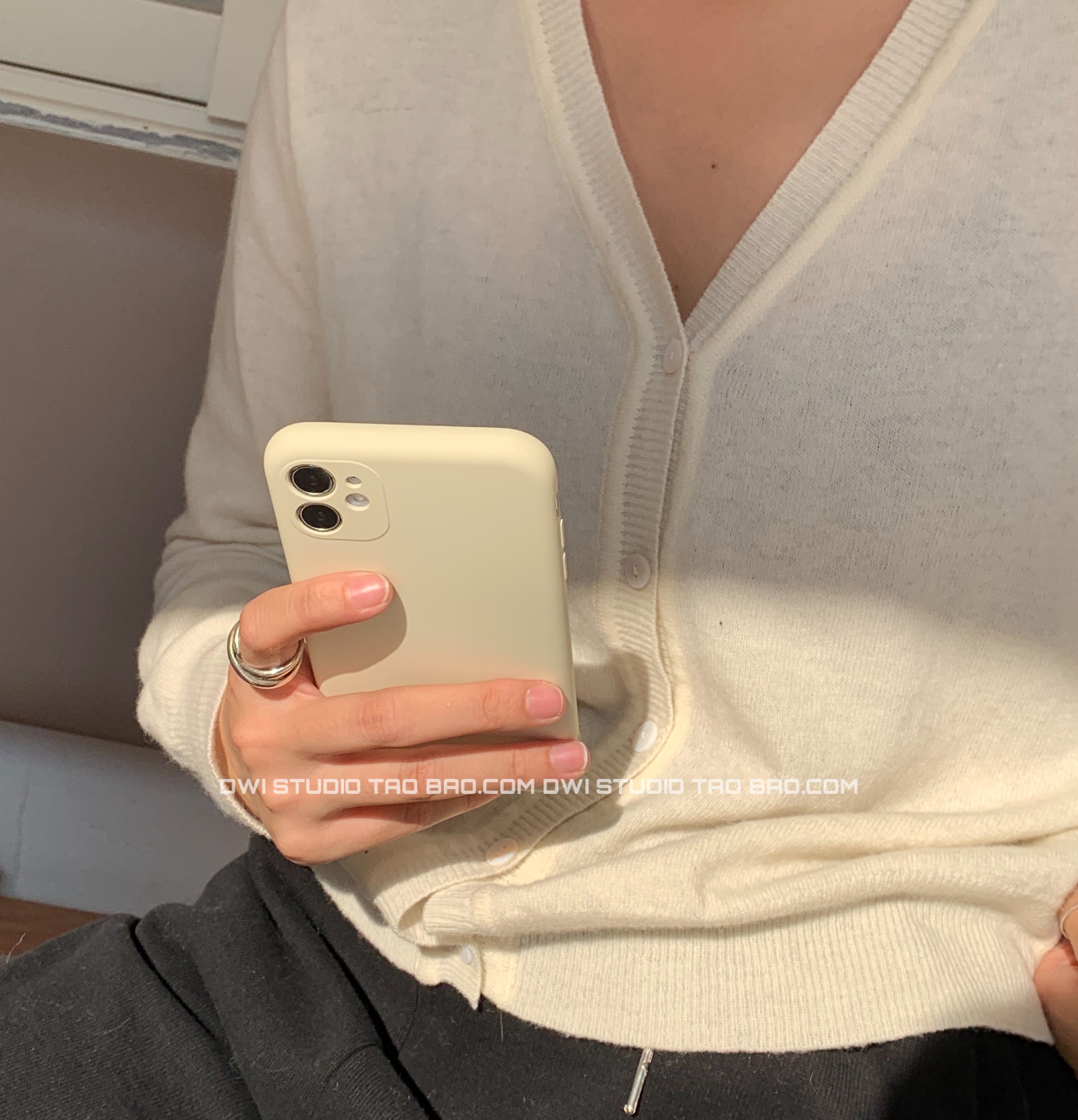 苹果手机壳奶油白12mini防摔xs