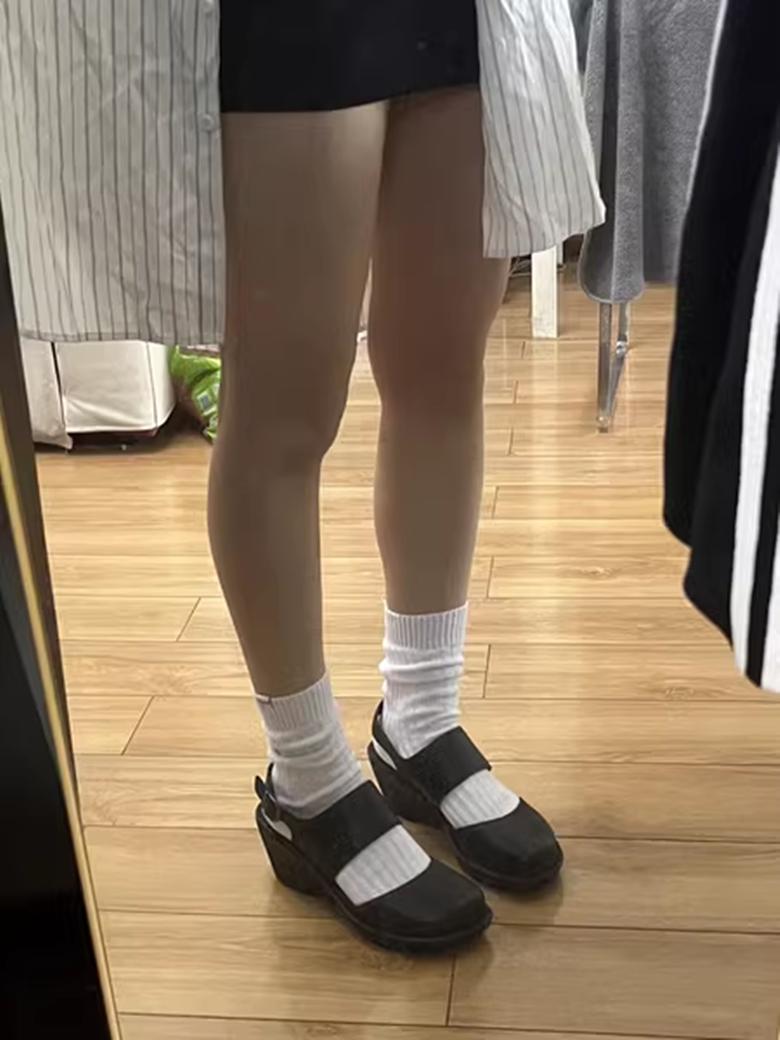 born牛皮女凉舒适软底罗马凉鞋