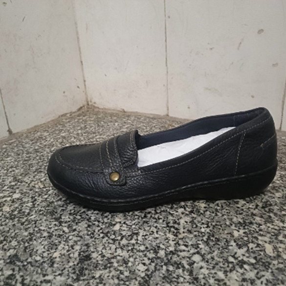 2025新款外贸原单舒适真皮平底圆头浅口软底女鞋子43 44 45大码鞋