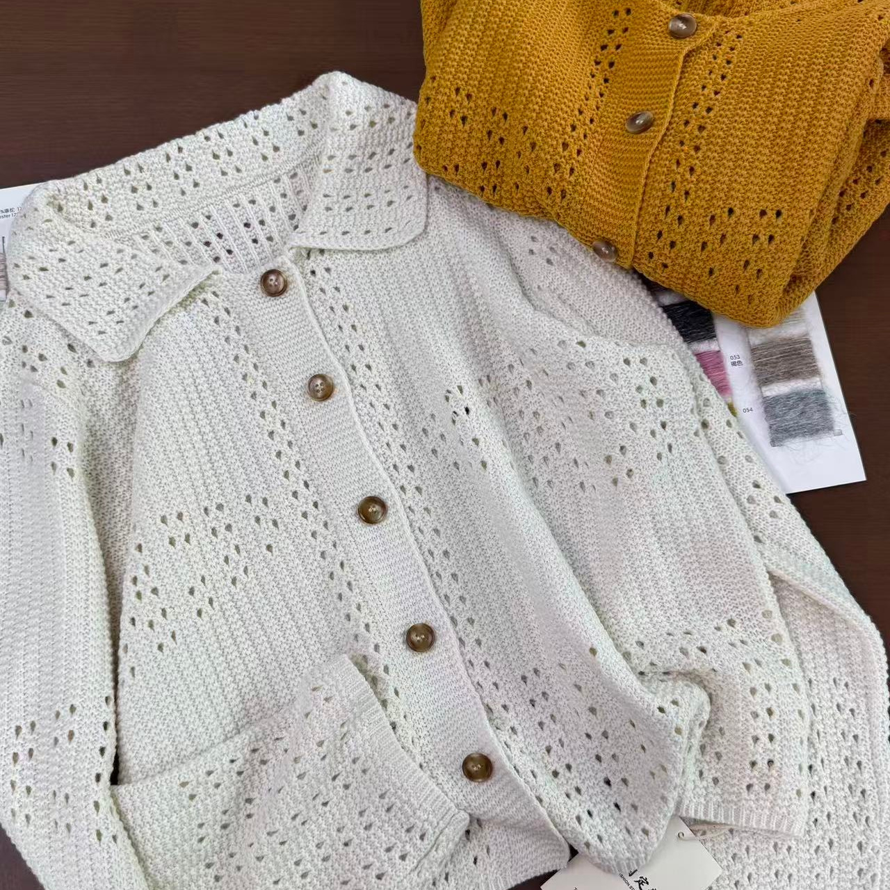 2309【秋日暖意】宽松慵懒镂空钩花减龄翻领毛衣开衫外套