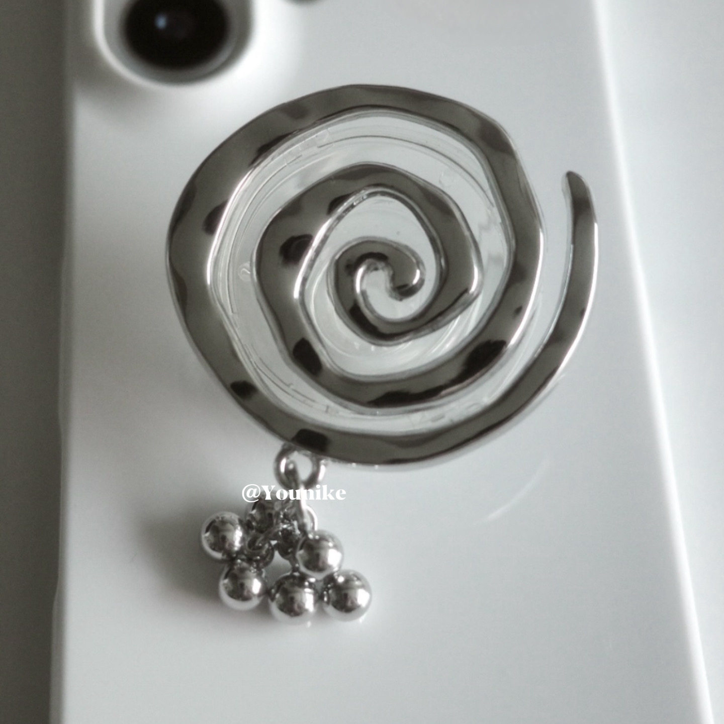 韩系ins设计师款金属螺旋纹手机磁吸支架立体造型手机装饰配件酷