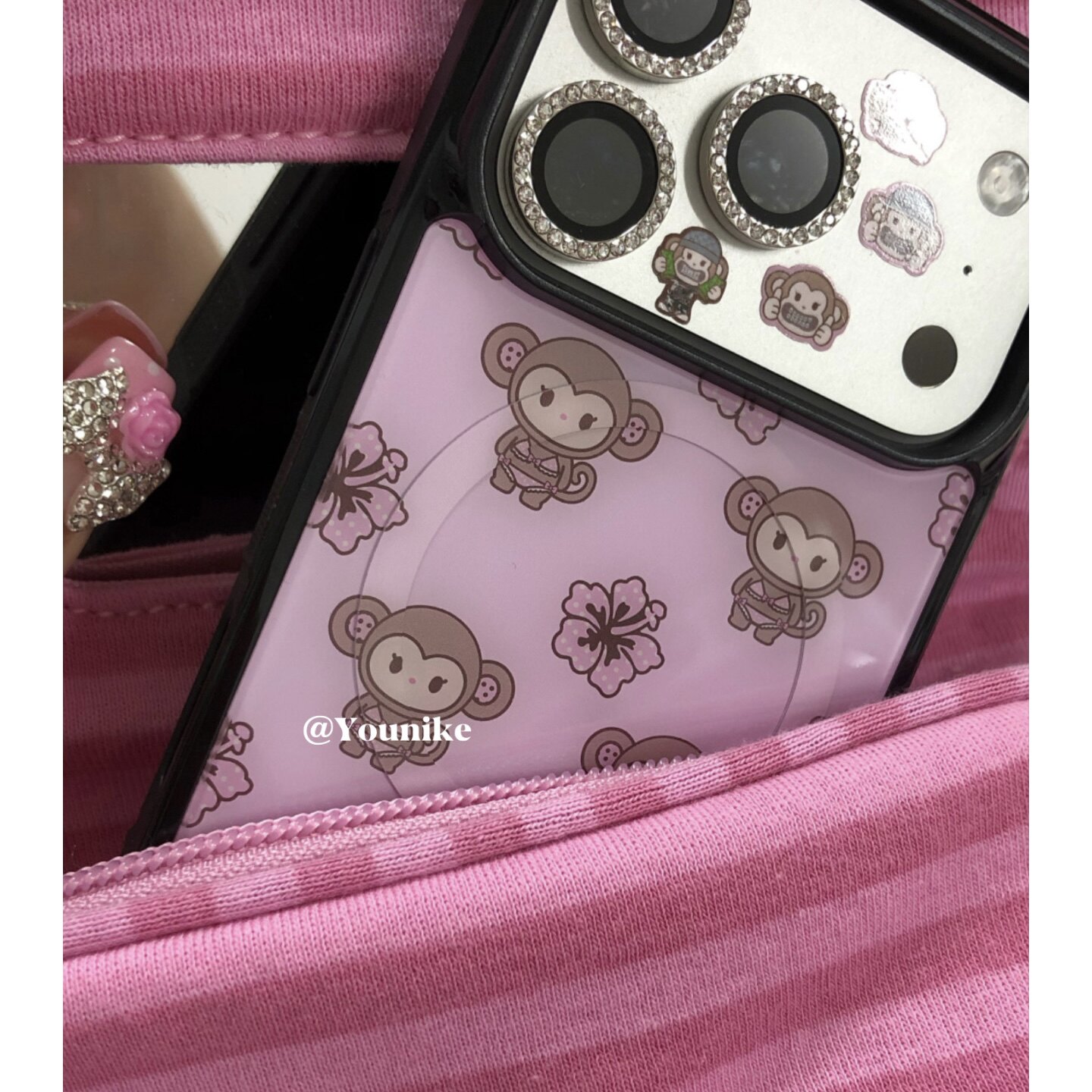 韩系小猴子磁吸iPhone防摔壳套图片