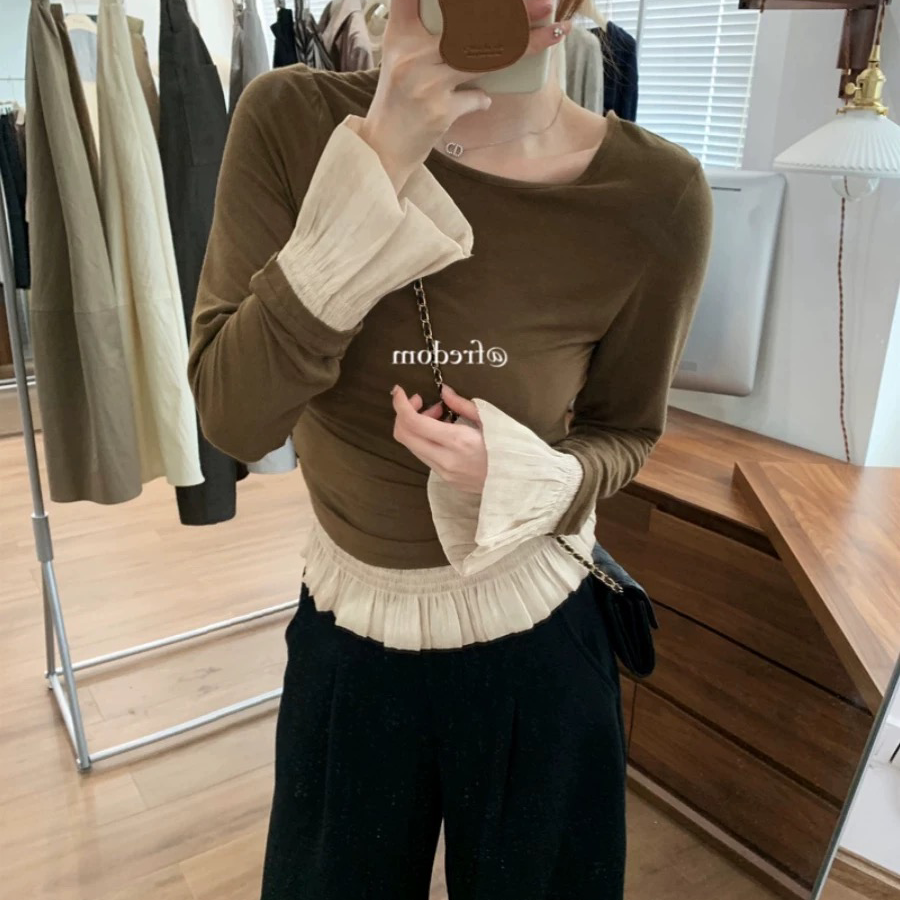 假两件咖色拼接T恤女秋冬2025新款正肩修身花边喇叭袖内搭打底上