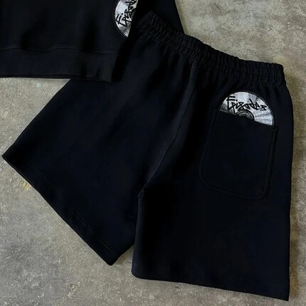 Embroidered loose shorts with patterns