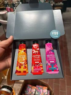 香港采购The body shop美体小铺护手霜3支圣诞节套装芒果草莓椰子