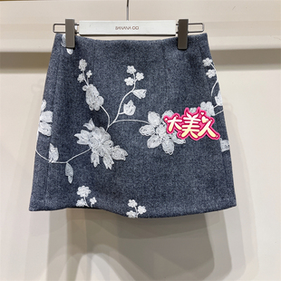 B2S1Q032-599 BANANABABY专柜正品香蕉宝贝刺绣呢半裙2025冬季新