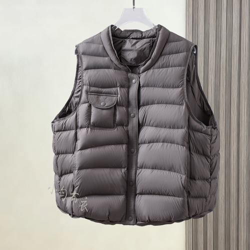 文艺圆领羽绒马甲蓬松短款轻薄款2025冬季新款白鸭绒背心时尚外套