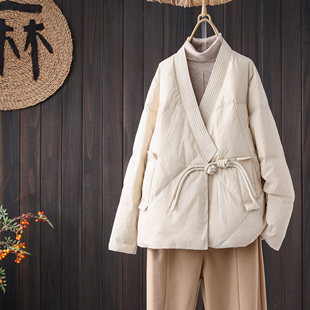 安迪娅诺 V领大盘扣羽绒服女新中式设计休闲轻便百搭新国标白鸭绒