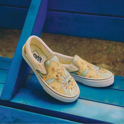 日本代购直邮VANS SLIP ON联名MARUKO樱桃小丸子一脚蹬帆布鞋