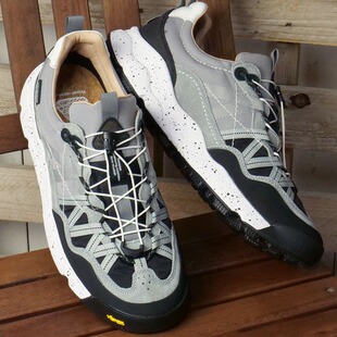 日本代购山雾花野Flower MOUNTAIN IWANO2 Anthracite Gray运动鞋