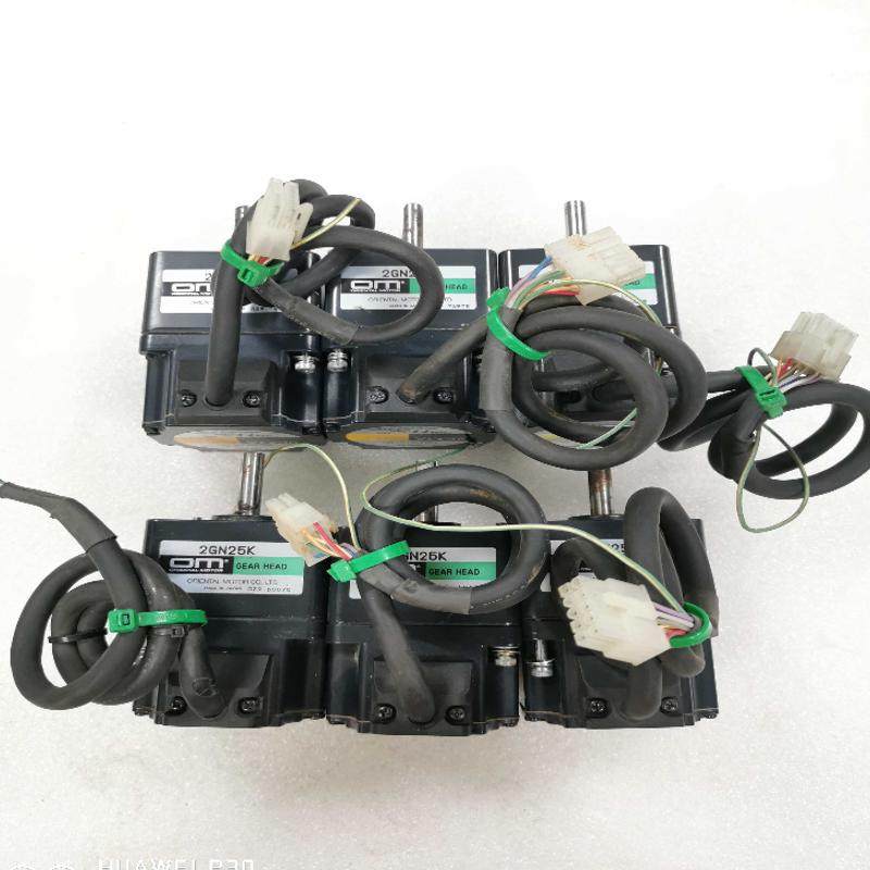 东方刷直流电机，AXUM210-GN,减速机2GN25K,！