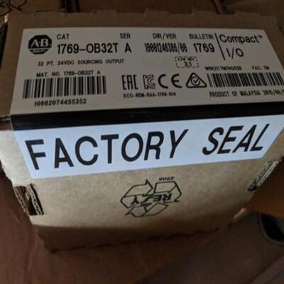ab模块1769-OB32T输CMPLX 32 Pt 24VDC Terminated D/O Mo
